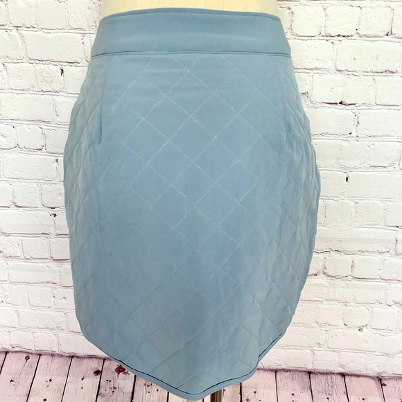 ATHLETA Apres Ski Blue Zippered Quilted Mini Skirt--2 - Picture 12 of 16